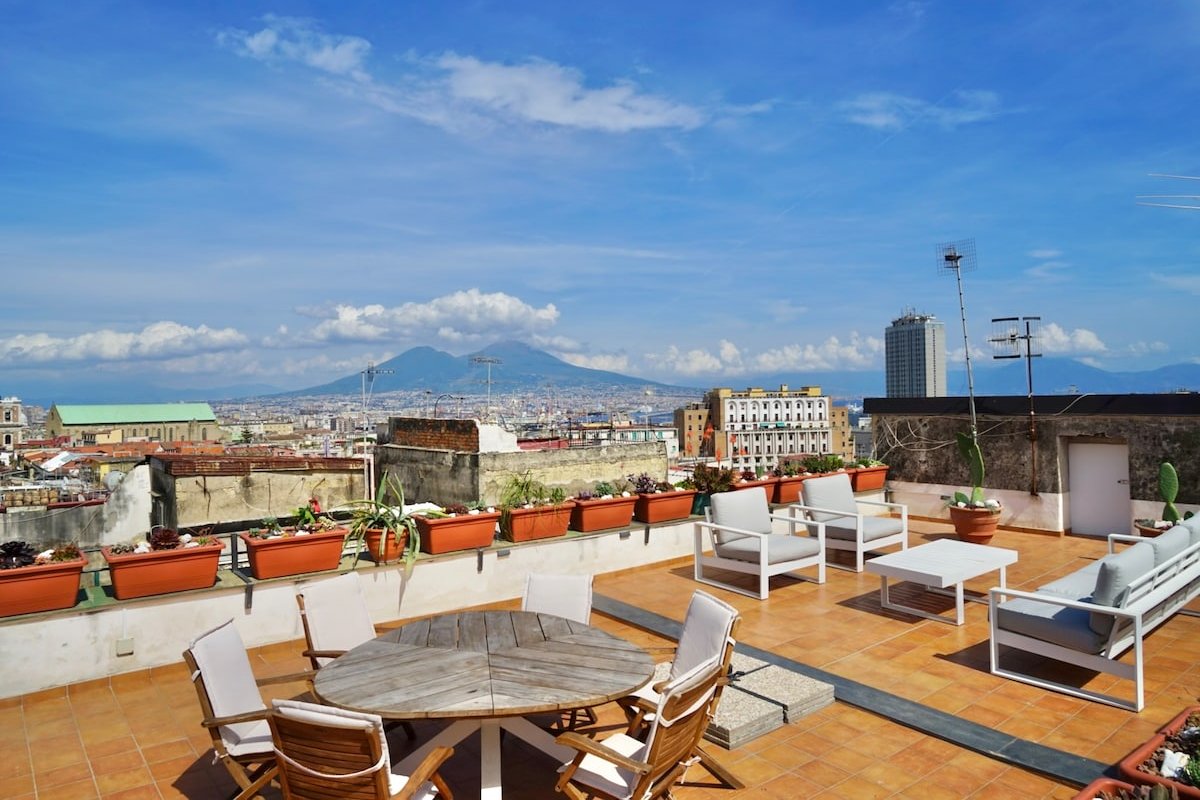 The Penthouse of Spaccanapoli gallery image 2