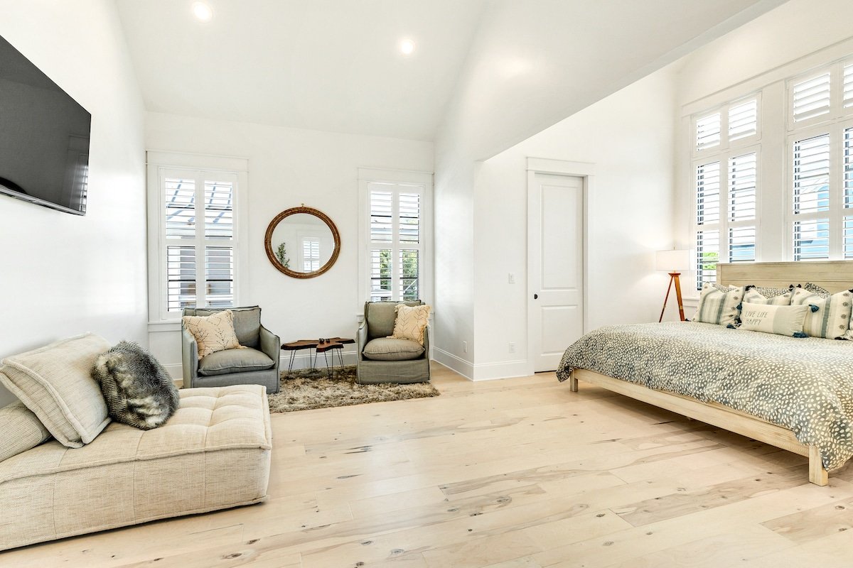 Resort Like Paradise-Steps to Beach! Award Winning gallery image 5