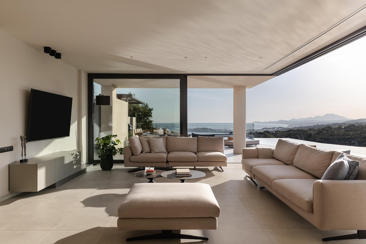 Sea & City Gaze with Daily Housekeeping by etouri gallery image 3