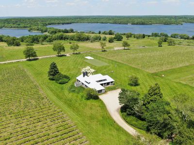 Sakonnet Vineyard Estate with VIP Wine Tastings