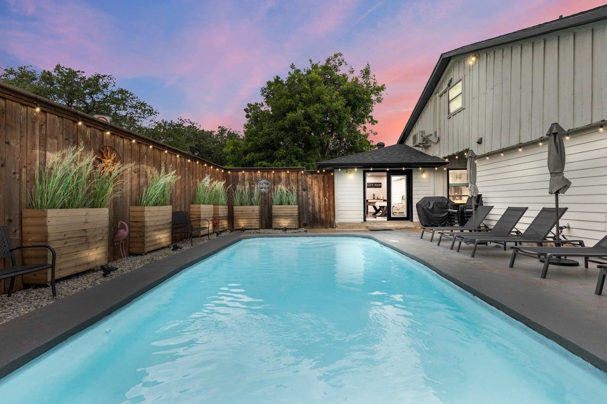 The Fun Haus | Pool | Game Room | Atrium gallery image 4