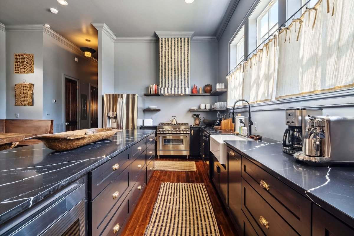 Elegant Tribal House w heated Pool/Hot Tub gallery image 5