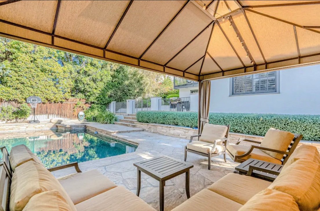 Modern retreat near Universal Studios,pool hottub gallery image 5