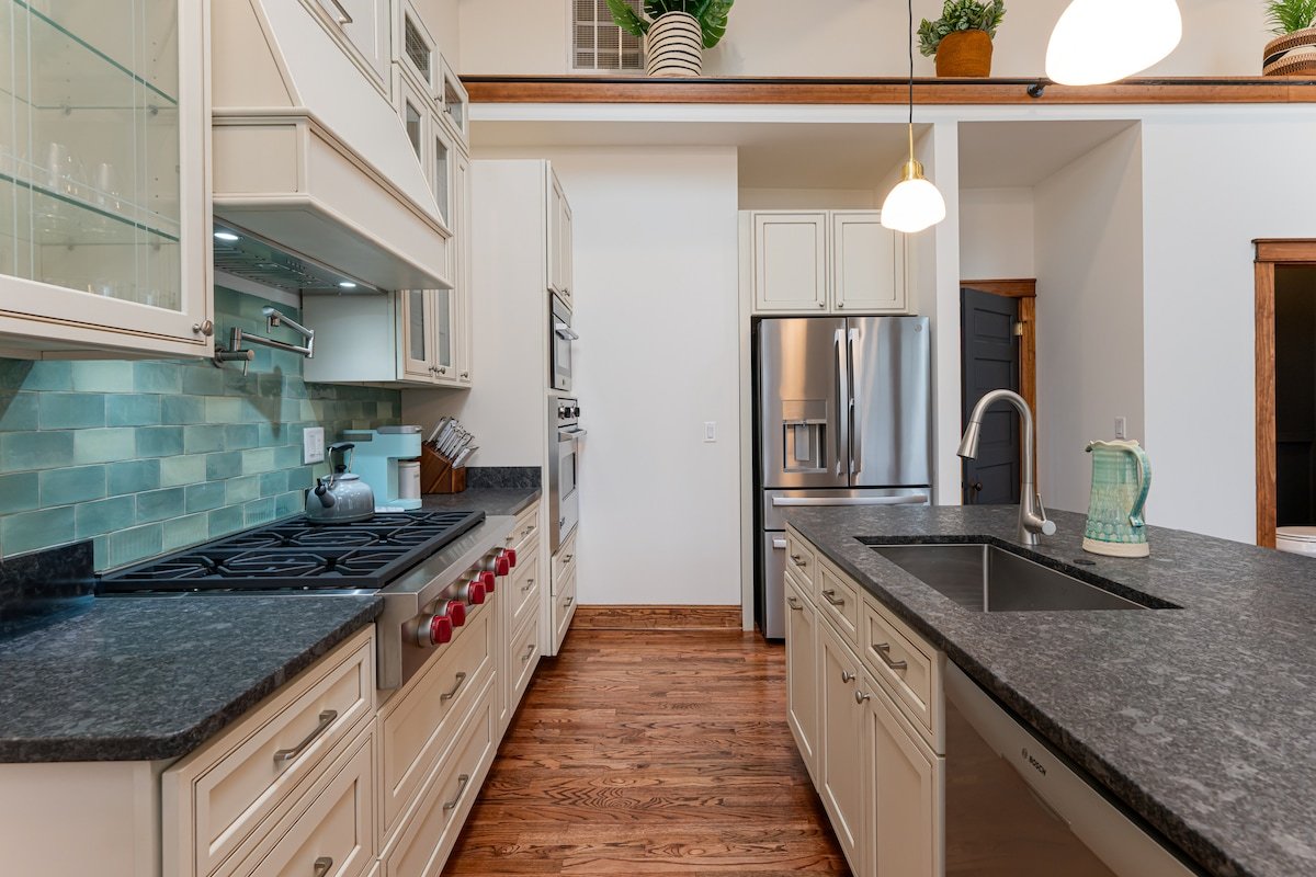 New Gorgeous Home Walk Downtown! gallery image 4