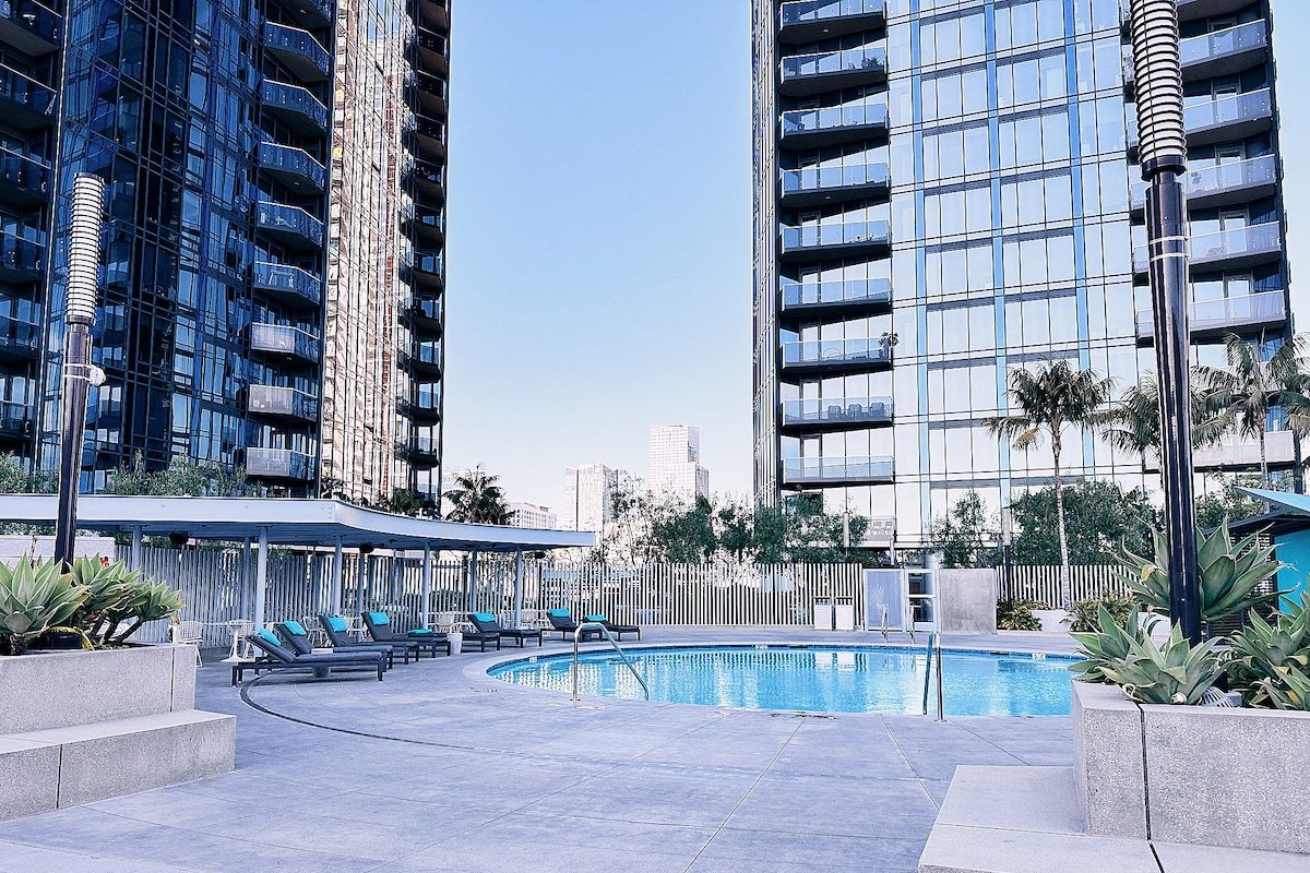 Crypto DTLA 3 Bed Oasis gallery image 5