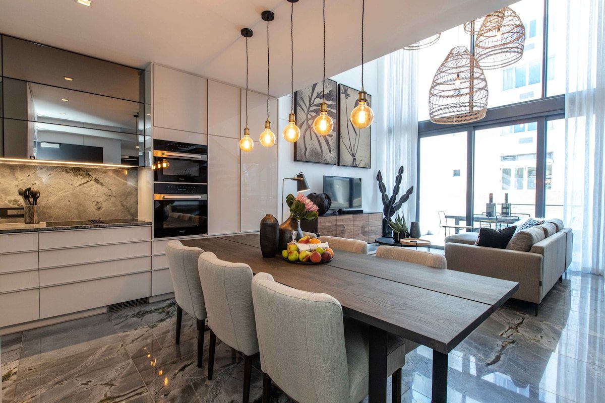 Upmarket Duplex Unit in the Heart of Sea Point (2) gallery image 4