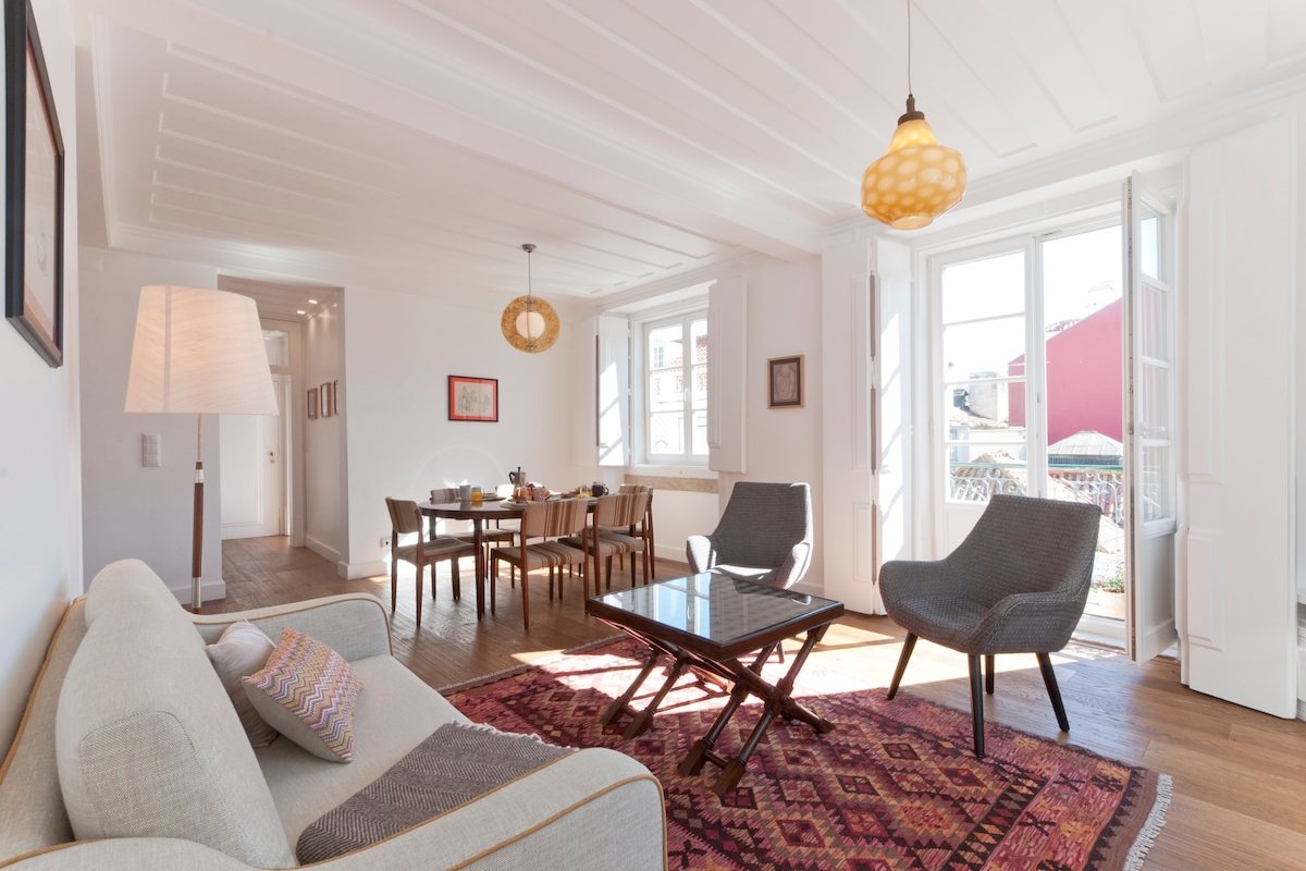 Sunny Balcony – Heart of Baixa gallery image 3