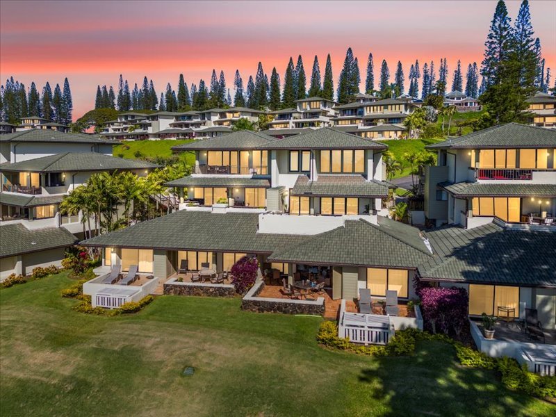 New Bespoke Euro Luxury Steps to Kapalua Bay Beach gallery image 3