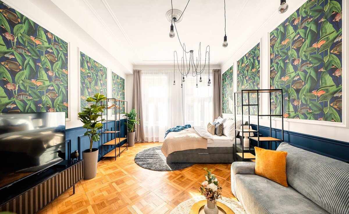 4BR+4.5Bath Central Art Deco Retreat gallery image 3