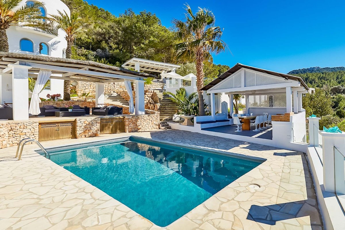 Sea views Es Vedrà- Sunset- 2 Pools- Privacy