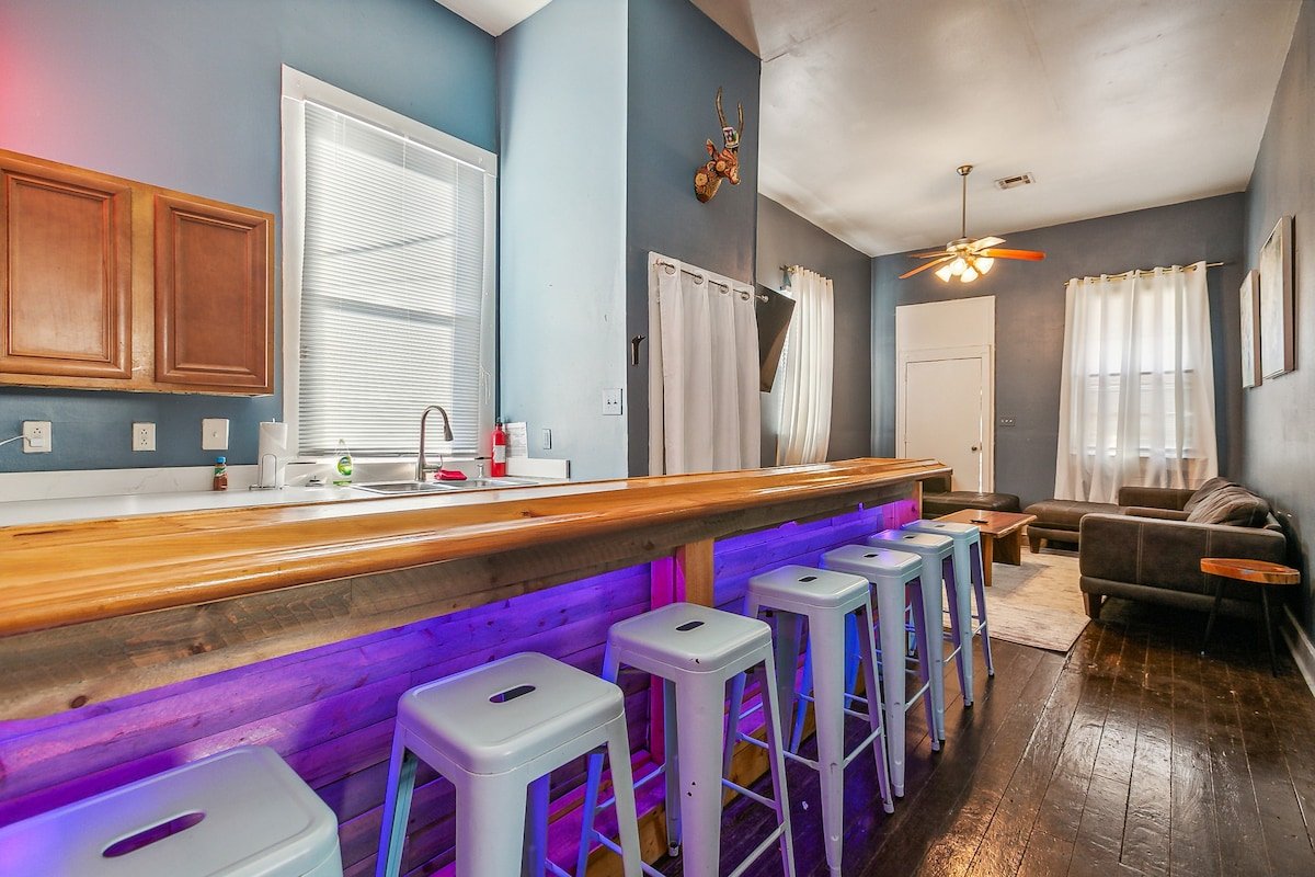 Large Bywater Bar House gallery image 2