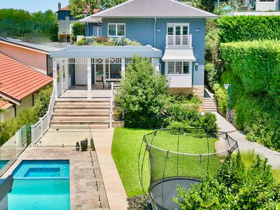 Balmoral Hamptons House – Heated pool and hot tub