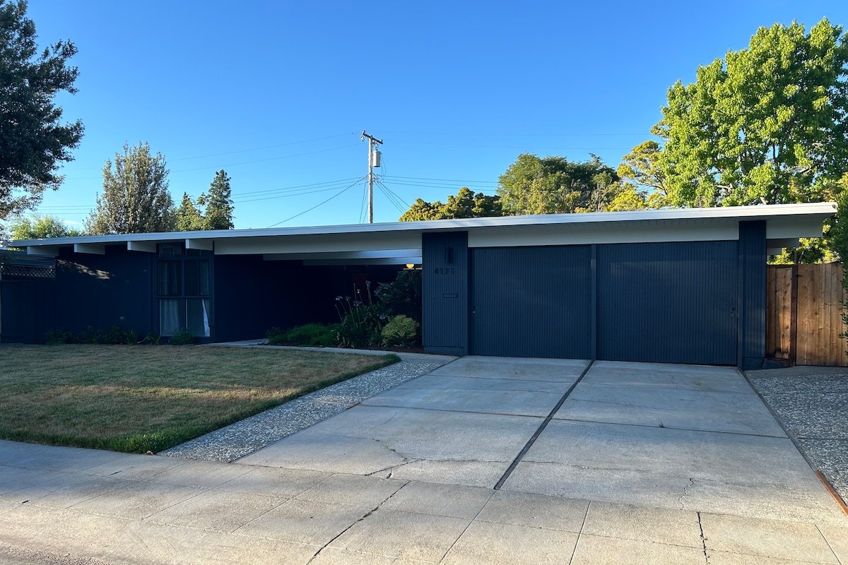 4b2b Single1 story home Palo Alto near Stanford gallery image 3