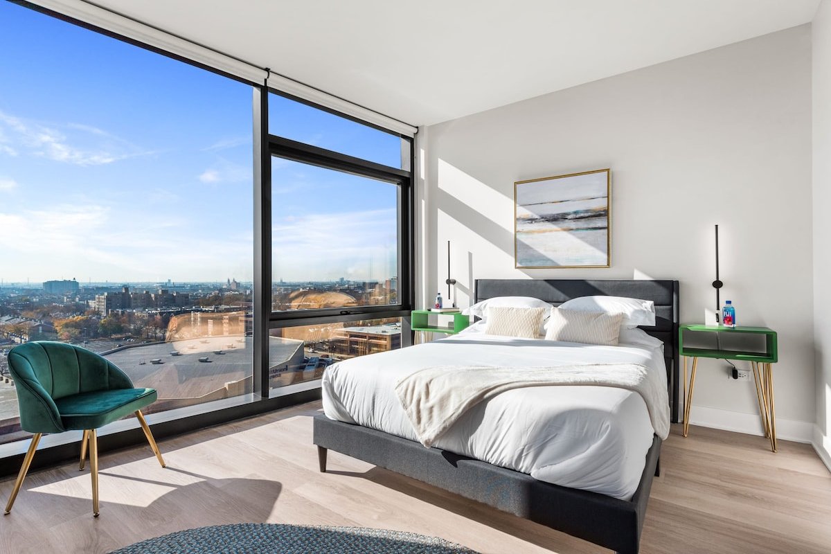 West Loop Scenic Views + Private Balcony Retreat gallery image 4