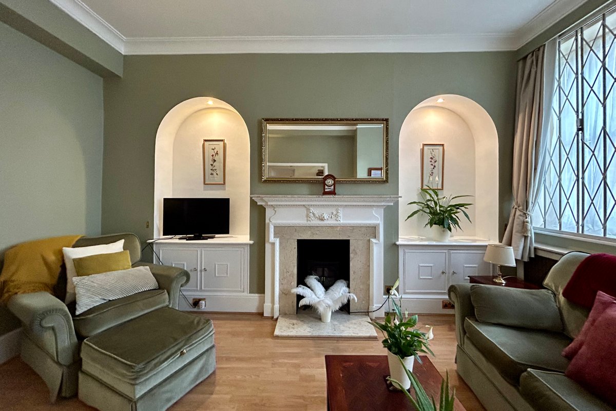 Spacious Hyde Park Mews with Roof Garden & Garage