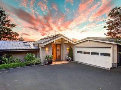 Prichard’s Perch – private, views from every room!