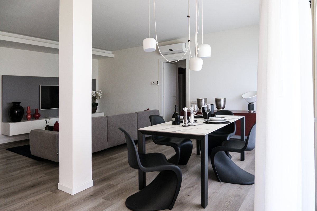 The Gem of The Lake – Garden, Pool and Lake-View