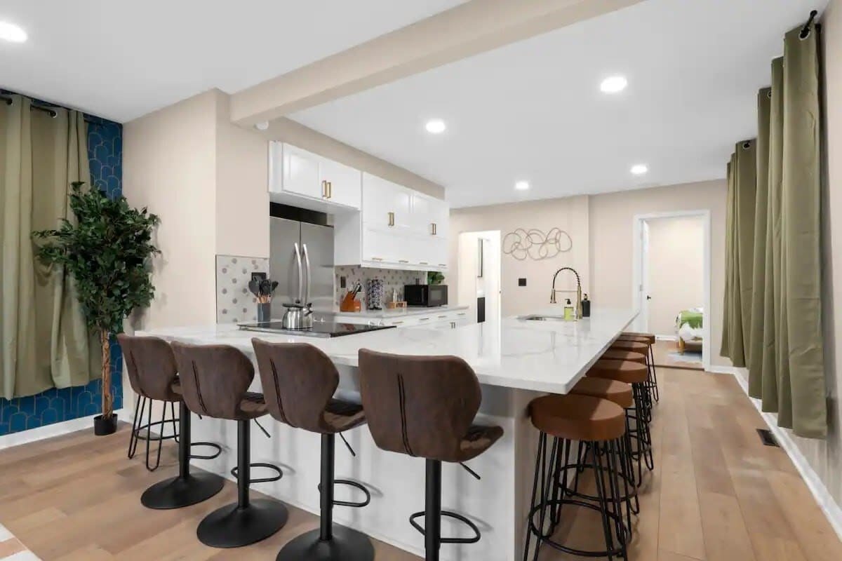 Walk to OSU | 4BR Retreat with Patio and Hot Tub gallery image 5