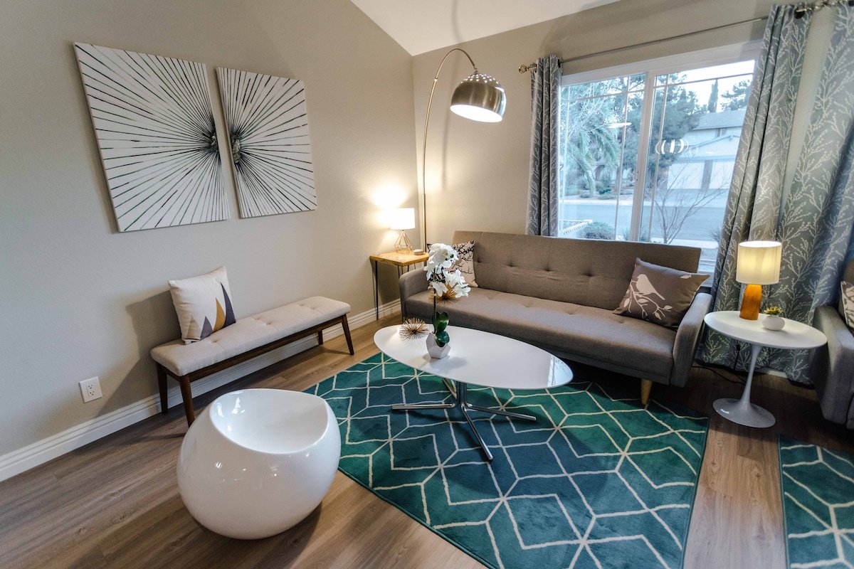 5bd/3ba Sparkling Pool Close to Vegas Strip 8min gallery image 5