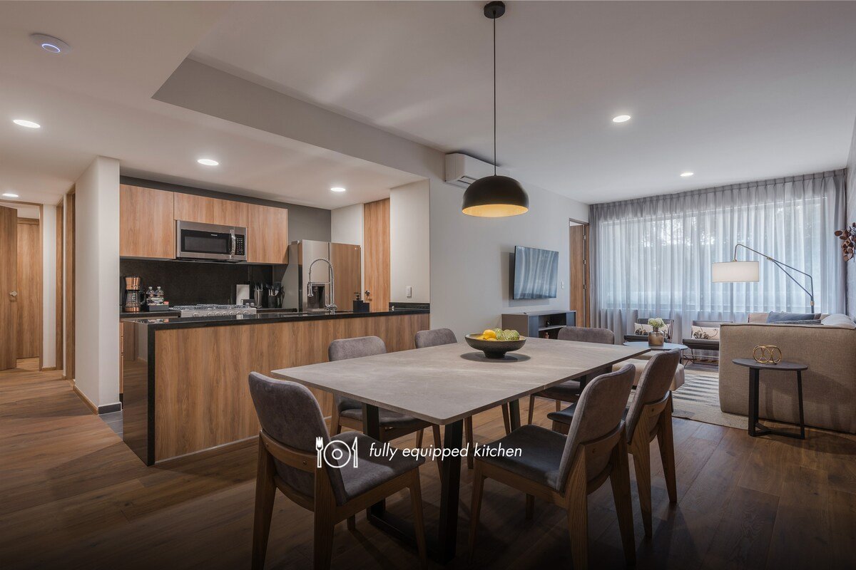 Condesa- Spacious Ste Live/Work 2BR 2BA 5pax gallery image 4