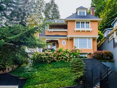 The Jacobberger House Portland’s Historic 5 star