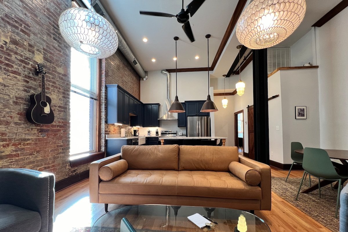 1882 Lofts – 201 – Downtown 2nd & Church gallery image 3