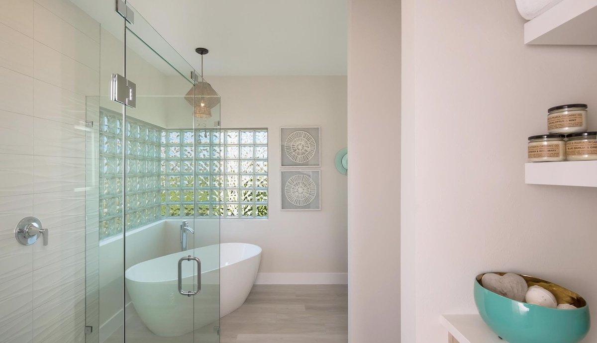 Sea Spray gallery image 5