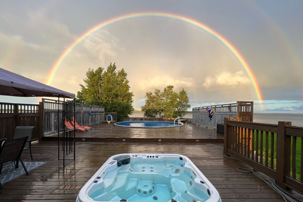 Luxury Oceanfront Sauna, Hot Tub, Pool Retreat! gallery image 2