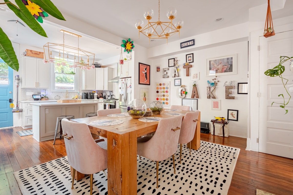 Mardi Gras Manor – Luxury Designer Dream House gallery image 3