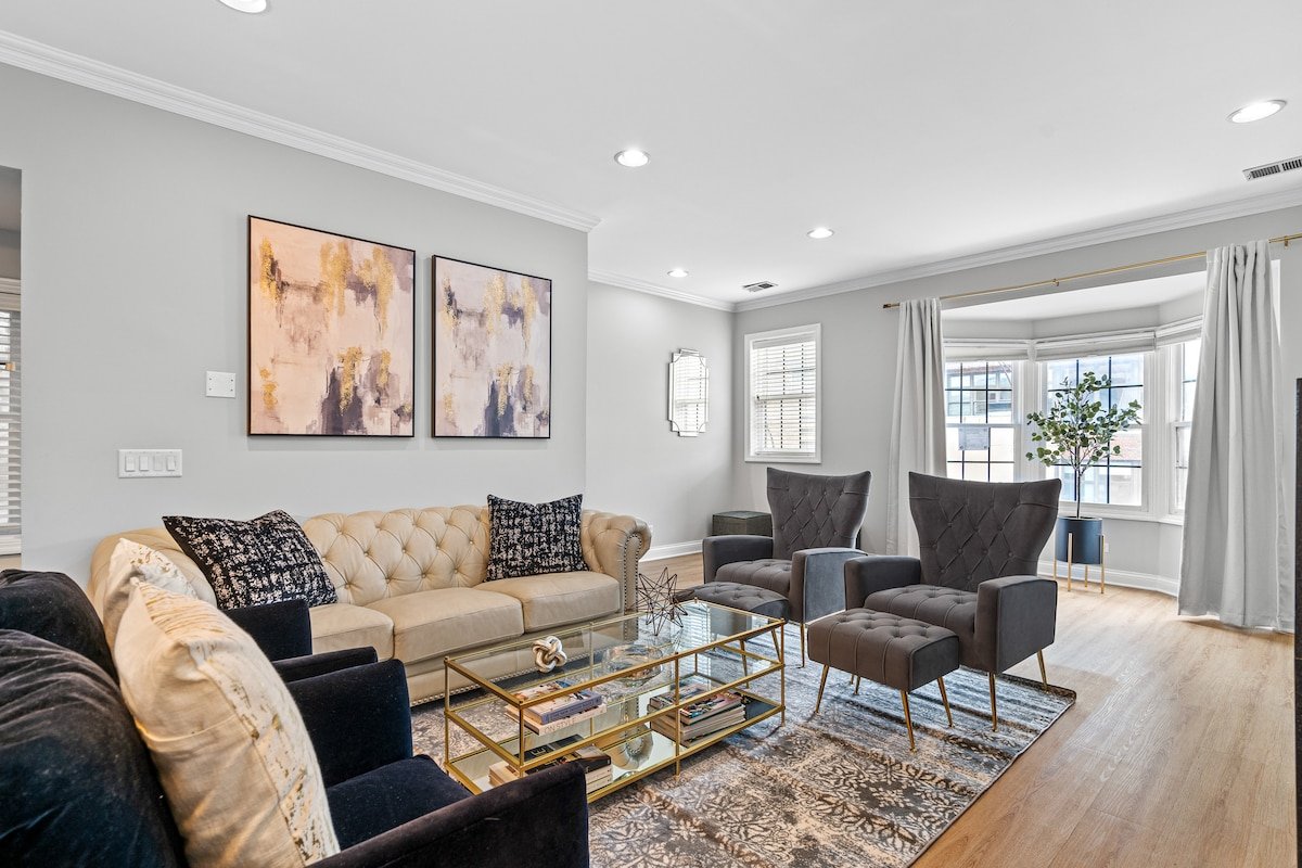 Luxury 6BD/5BTH + Roofdeck – Downtown Chicago! gallery image 2