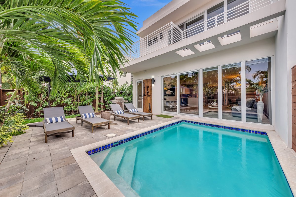 *Luxury Pool Home in Coral Ridge – Dream Stay!