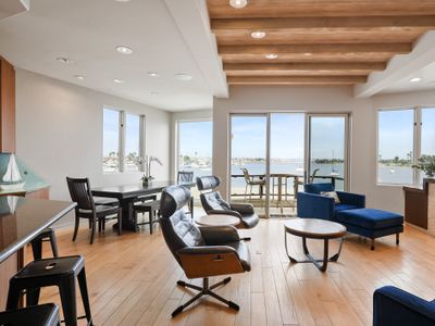 Single Family Waterfront Home in Mission Beach