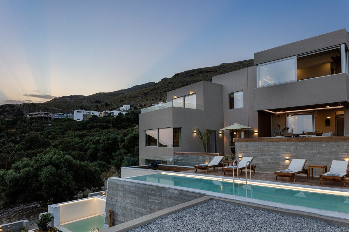 Complex 3 Villas with 2 Pools Amazing View gallery image 5