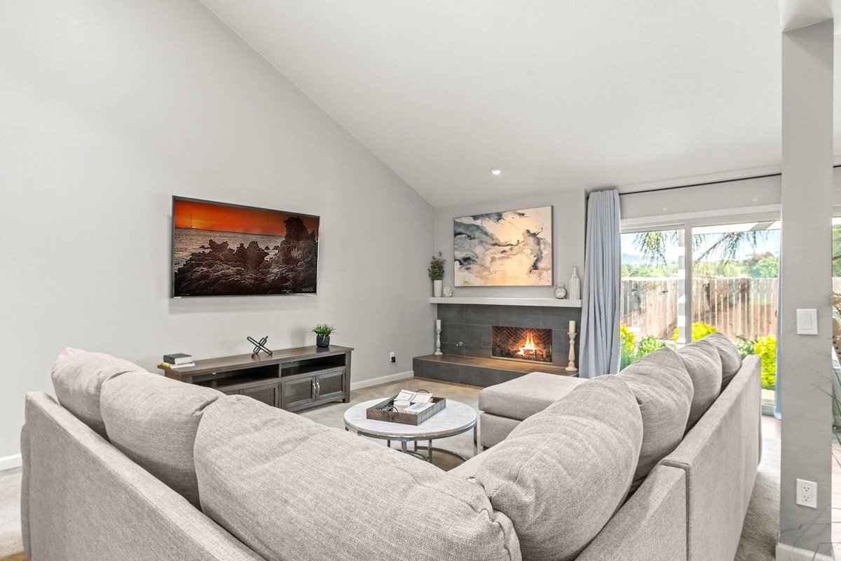 136 Stunning Lux Santa Clarita Home-ALE Approved gallery image 4