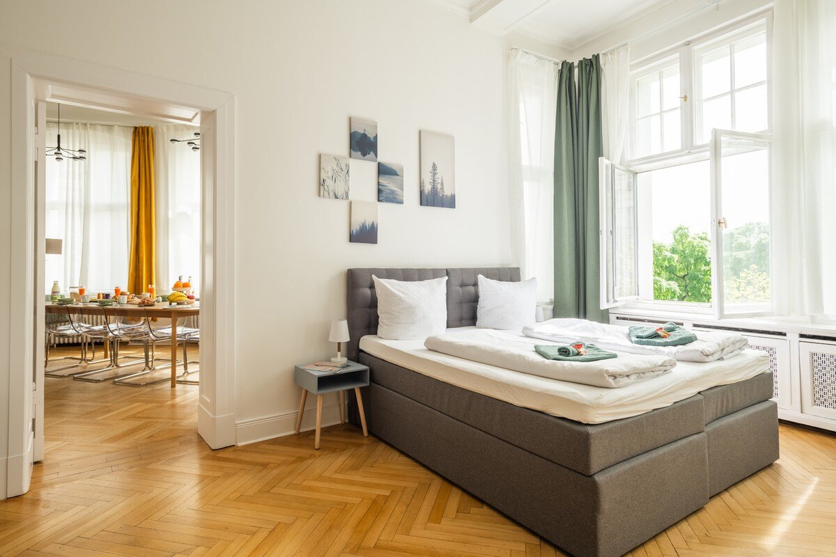 K13.4 by Rockchair | Cozy Family Apt 3 BR 2 Bth gallery image 4