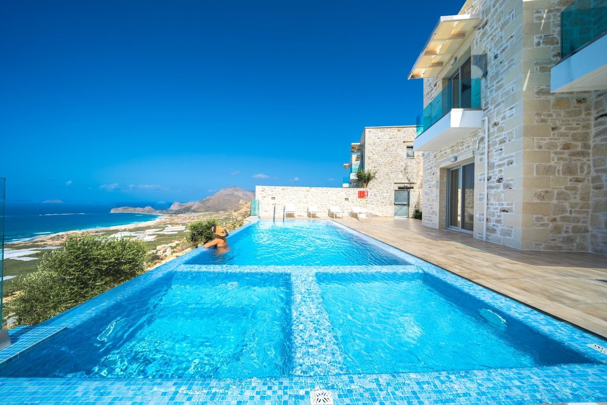 New Lux Villa-3 Infinity pool-3 Jacuzzi- 23 sleeps gallery image 2