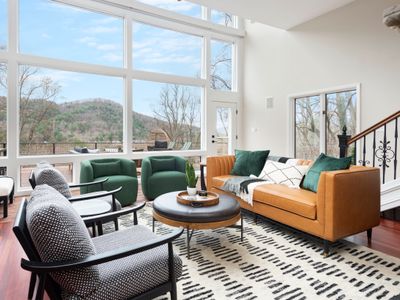 Mntn View, Hot Tub, Arcade, Yoga