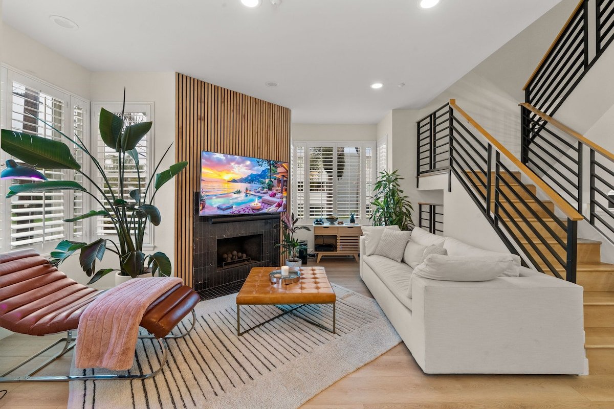 Hillcrest Hangar: Luxury Style, Urban Walkability! gallery image 2