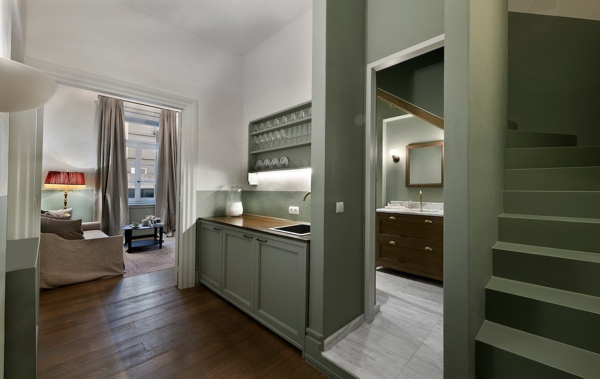 Athinaidos Premium Quarter with Jacuzzi by K&K gallery image 5