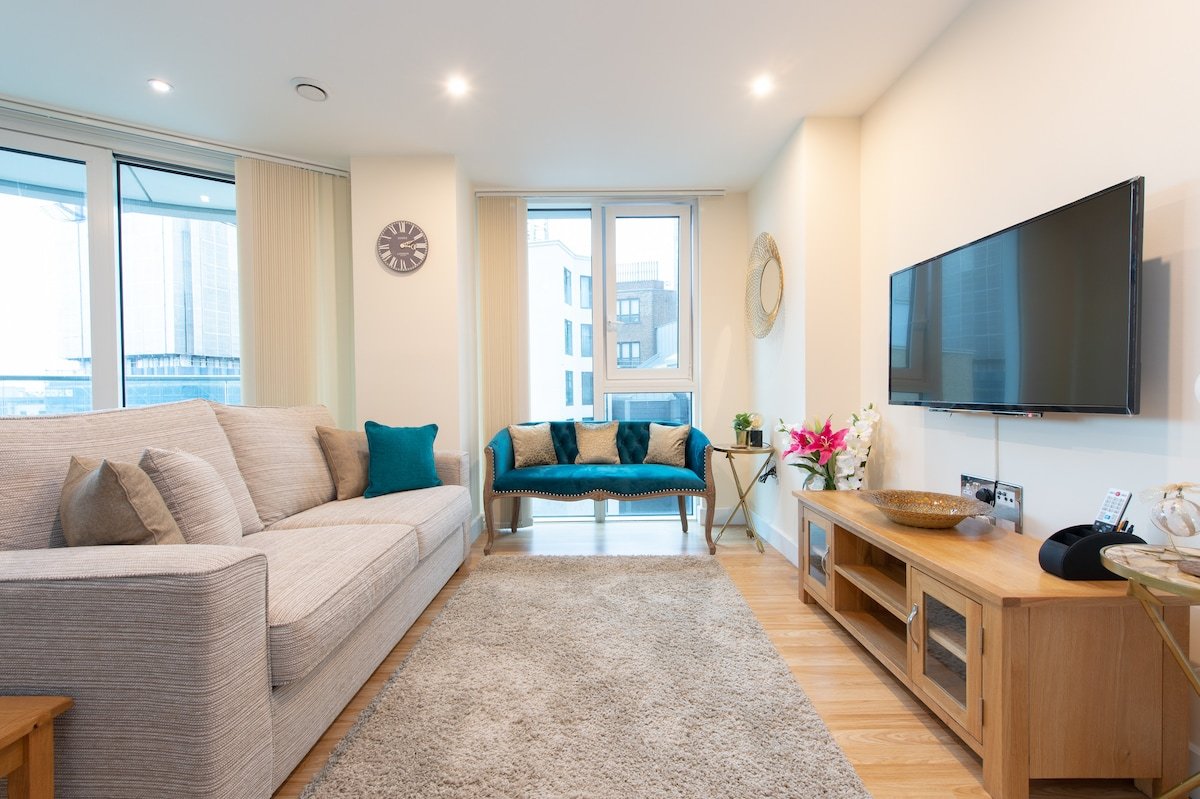 Aldgate East Apartments gallery image 2