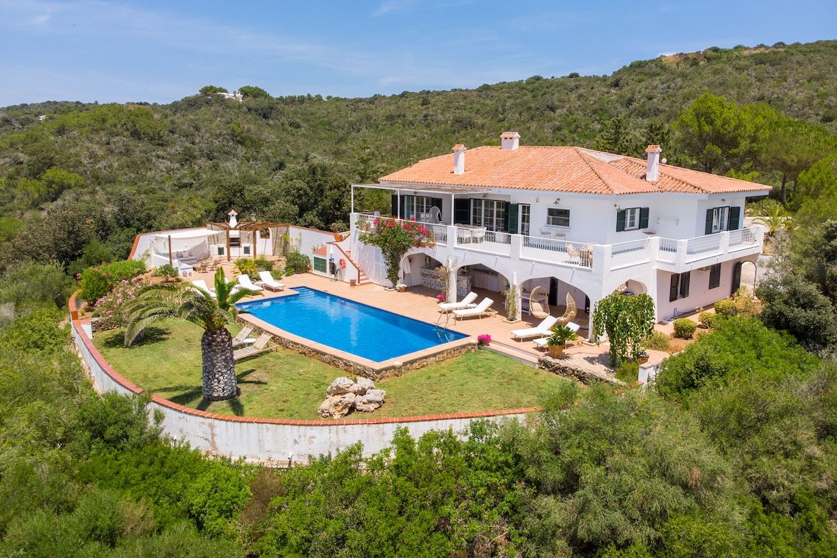 Stunning Home with Panoramic View gallery image 3