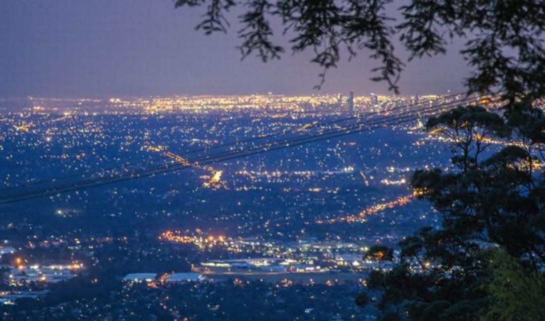 Luxury Home with a spectacular view gallery image 2