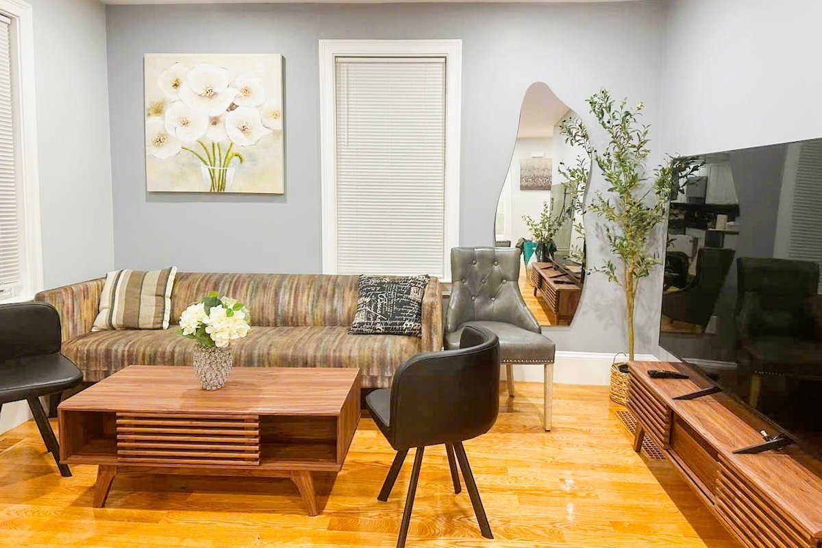 85a3 Modern 3BR | 2BA | Family Base in Boston gallery image 2