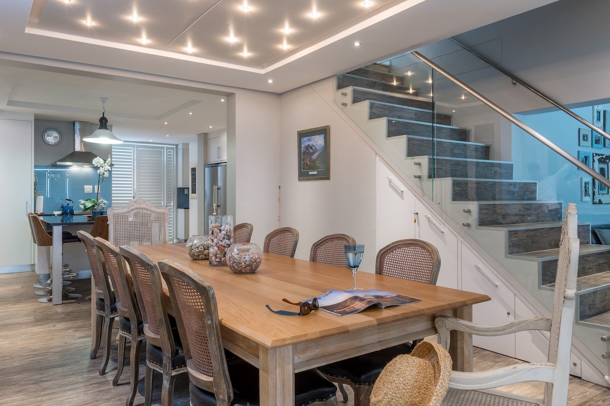 Gordons Bay Beachhouse gallery image 2