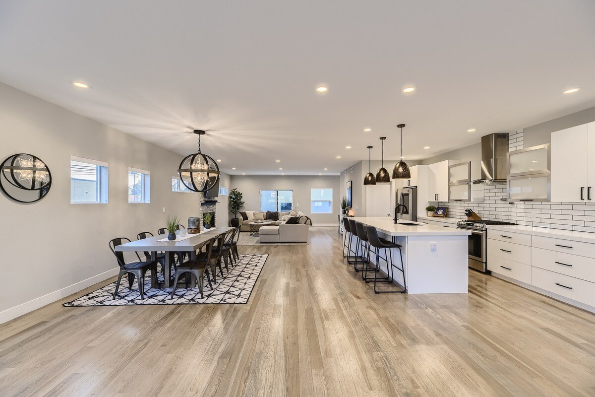 LUX Rooftop Hot Tub 3 Bed+4.5 Bath+Office gallery image 5