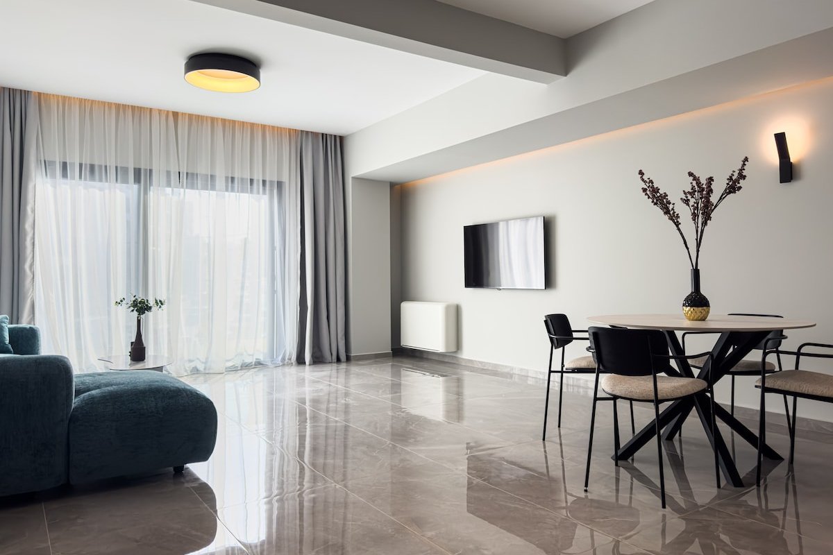 Villa 8 Family suite 3 beds and balcony gallery image 3