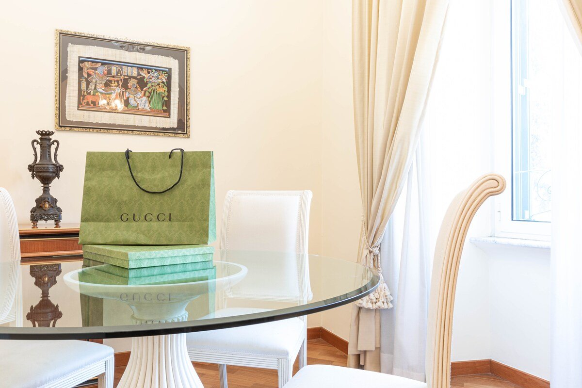 Spanish Steps Hills Apartment gallery image 5