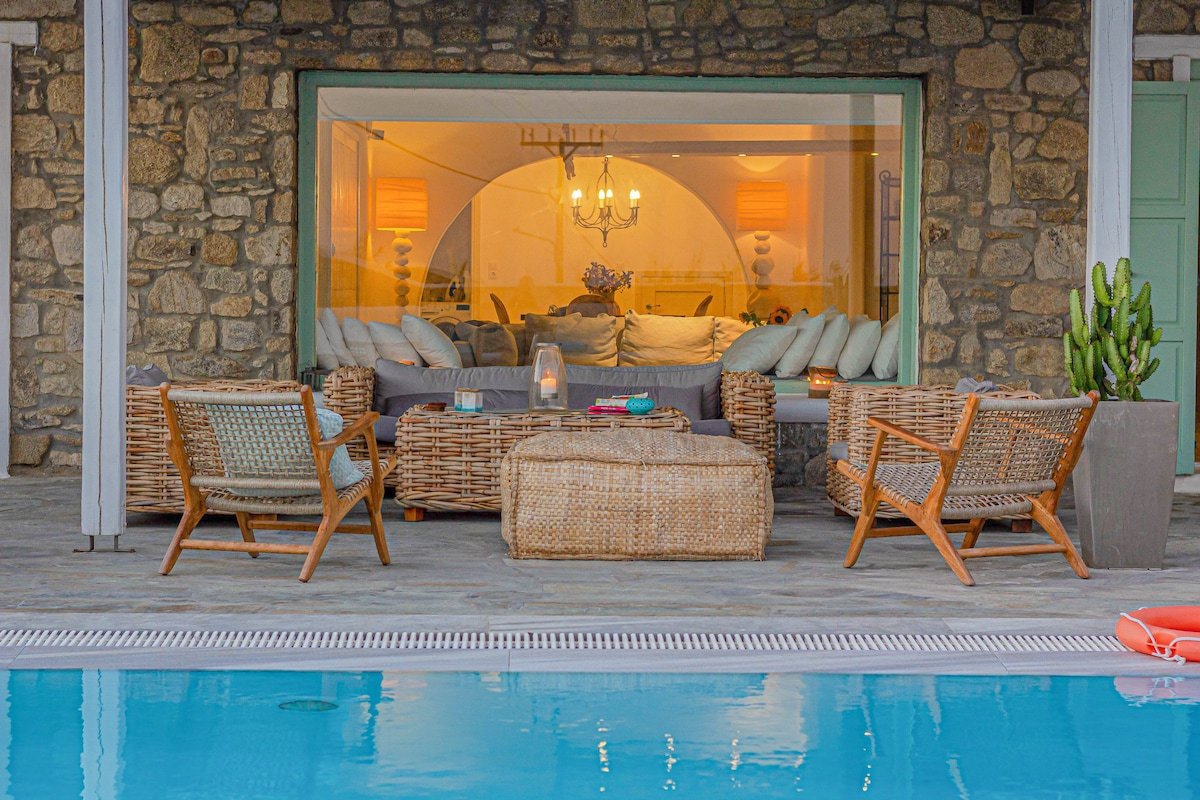 Mando 1 Pool Villa w Sea Views – Five Bedrooms gallery image 5