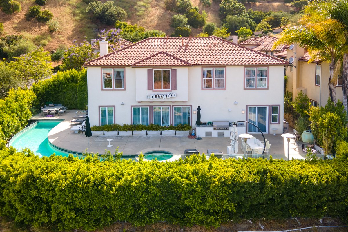 Villa w/View of Hollywood Sign in Gated Community