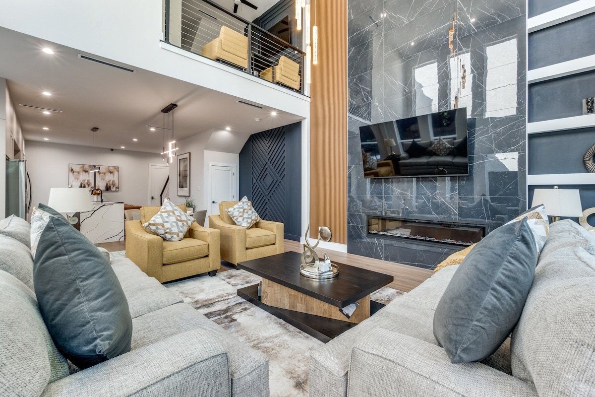 Luxurious Newly Built 5BR 5BA | Rooftop W/ Grill gallery image 4